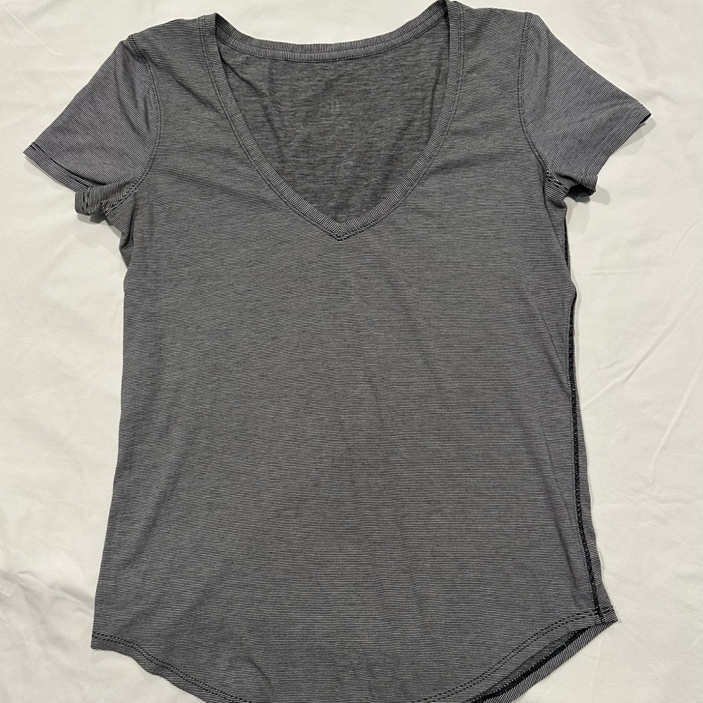 Lululemon top size small.